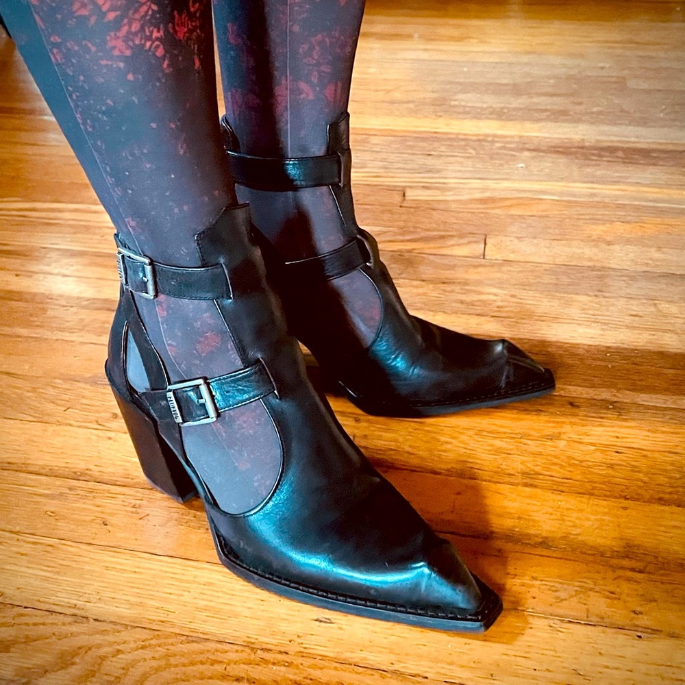 EUC John Fluevog Postmodern Slushy W7